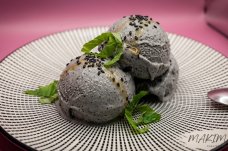 sesame-Eiscreme